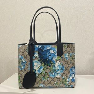 NEW Authentic Reversible Gucci Bloom Small Tote - 8”x10” Hydrangeas Blue Leather